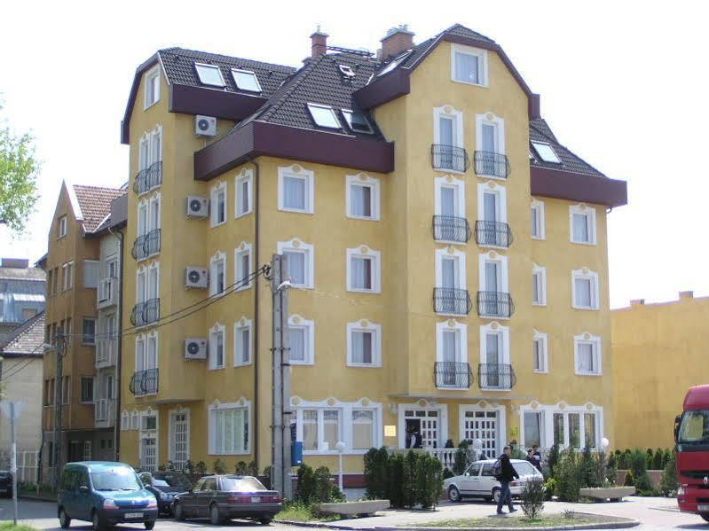 Hotel Happy Apartments Budapest Bagian luar foto