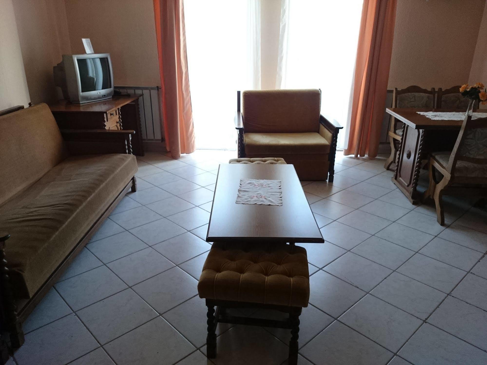 Hotel Happy Apartments Budapest Bagian luar foto