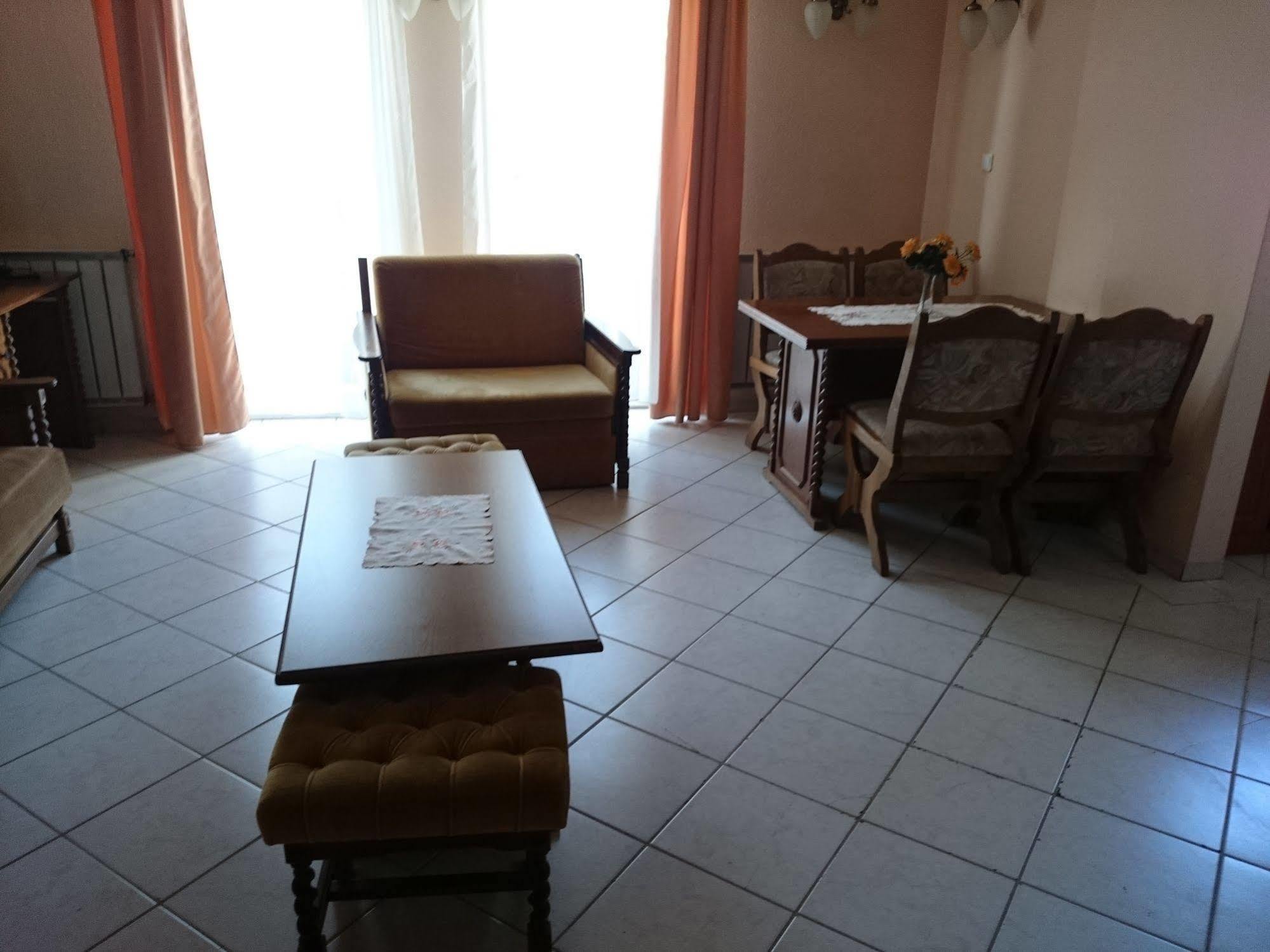 Hotel Happy Apartments Budapest Bagian luar foto