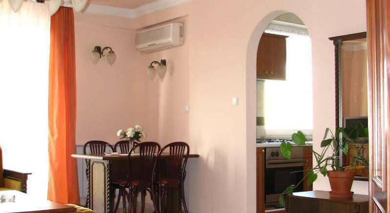 Hotel Happy Apartments Budapest Bagian luar foto